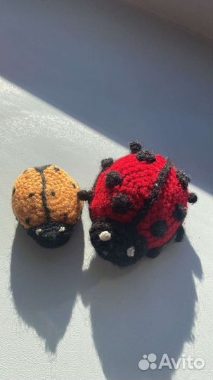 Вязаная Божья коровка детская игрушка