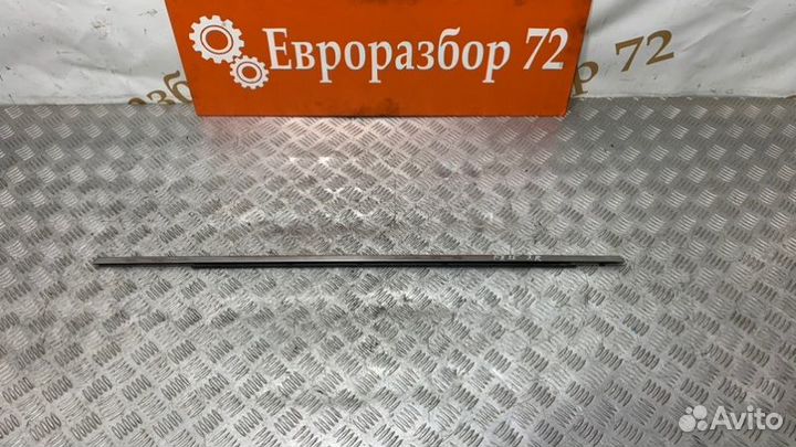 Молдинг стекла задний правый Infiniti Fx35 S51