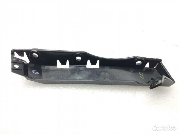 Крепление бампера переднее левое Land Rover