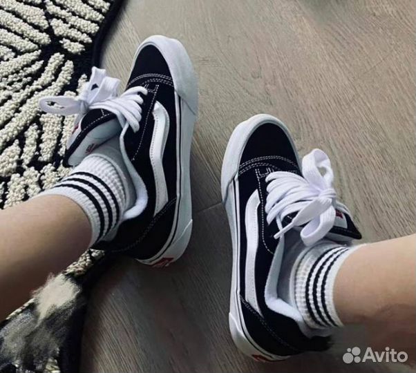 Vans KNU school