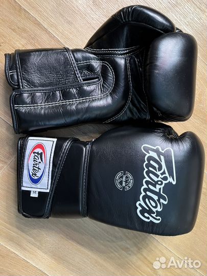 Боксерские перчатки 14 oz fairtex