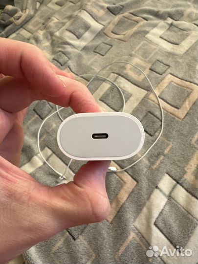 Зарядное устройство для iPhone