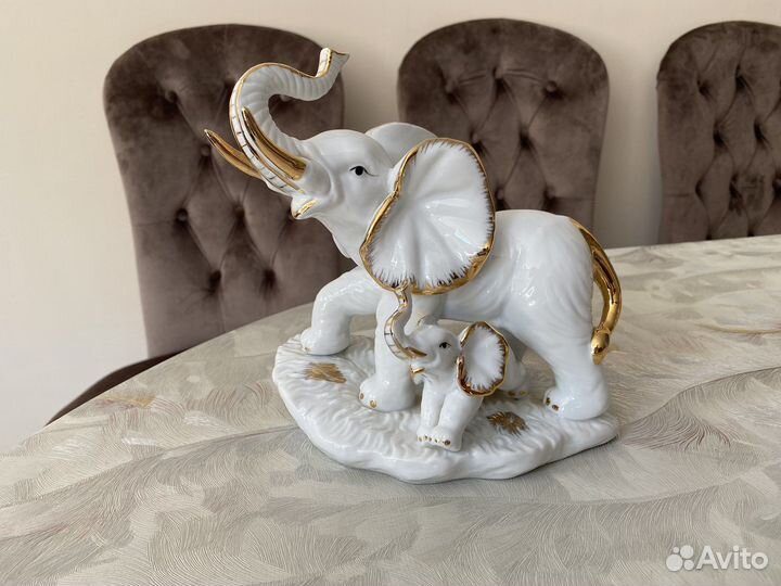 Статуэтка фарфор слоны