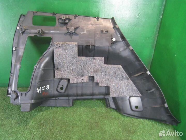 Обшивка багажника правая Toyota RAV4 A30 2007