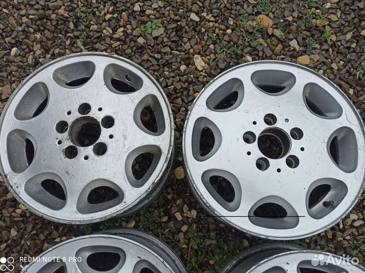 Mercedes 124Ромашки R15