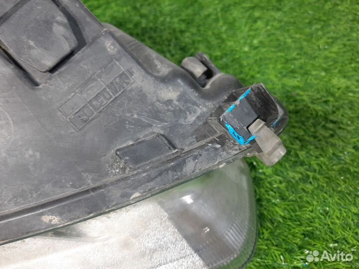 В наличии: Фара левая Ford C-Max