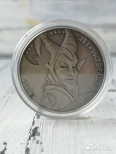 Коллекционные монеты Дисней Русалочка Аладдин и др