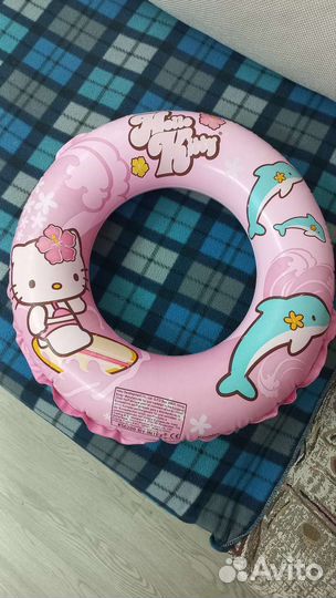 Надувной круг для плавания