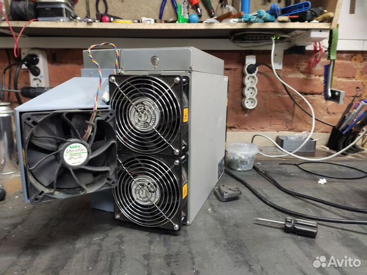 AntMiner S19 L7 фланец на бп под 120мм вент правый