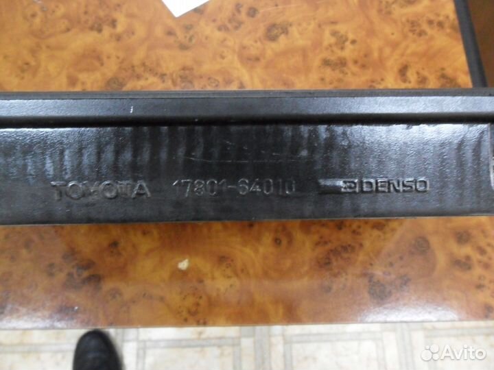 Фильтр воздушный оригинал 17801-64010 toyota