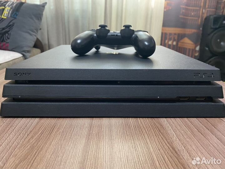 Sony PS4 pro 1tb, UFC 4