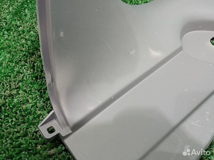 Обшивка стойки задней левой Mitsubishi L200