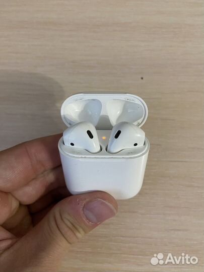 Apple airpods 2