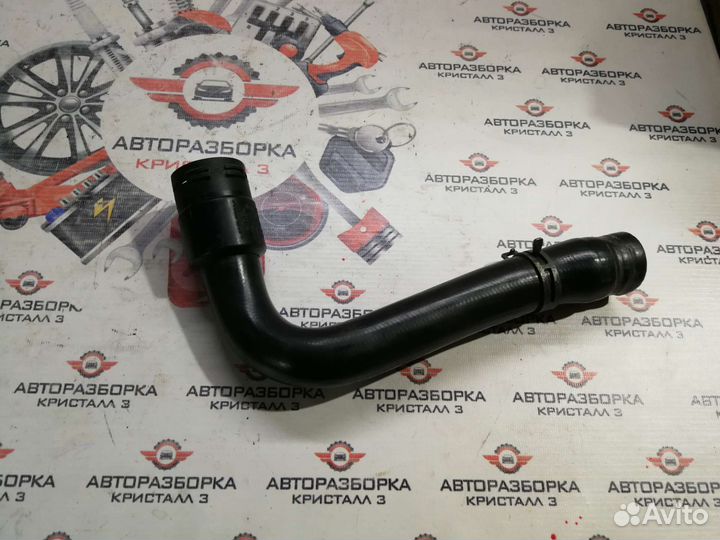 Патрубок радиатора Vw Passat b5 8D0121101K
