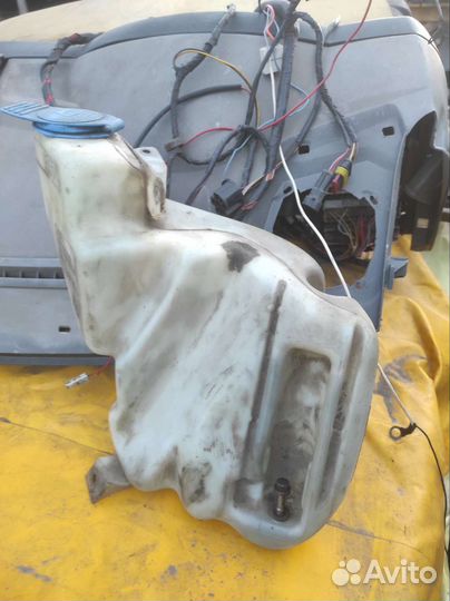 Бачок омывателя Ауди а6с5