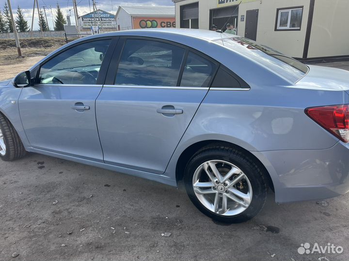 Chevrolet Cruze 1.8 AT, 2012, 135 000 км