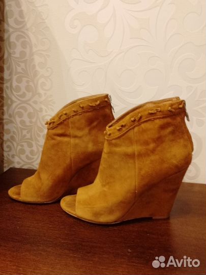 Босоножки-ботильоны