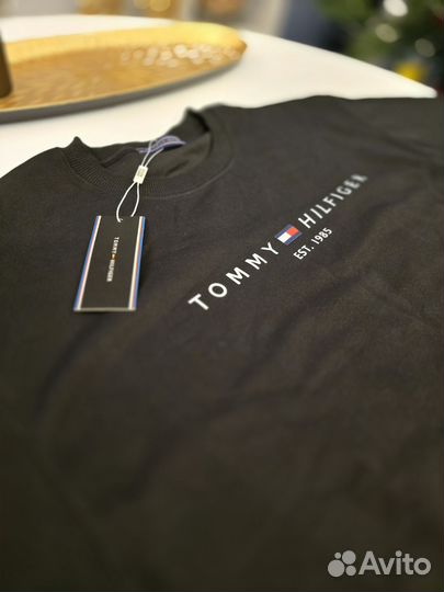 Tommy hilfiger свитшот