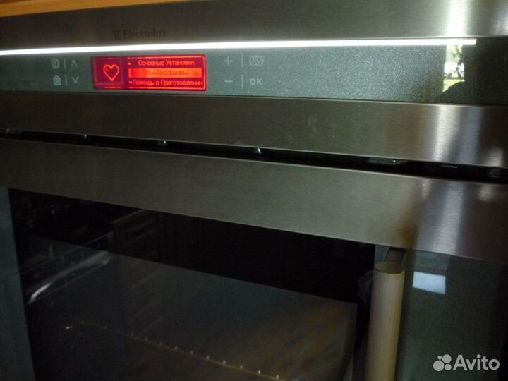 Духовой шкаф Electrolux EOB 68713 Италия