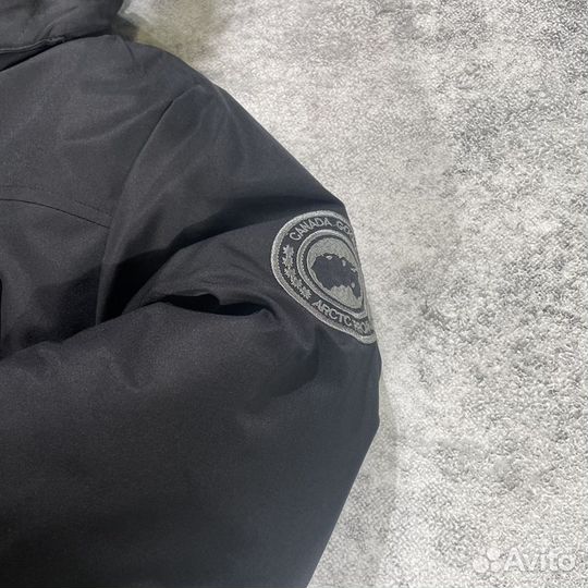 Зимняя куртка Canada Goose