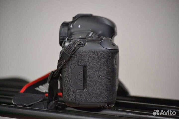 Фотоаппарат Canon EOS 5D