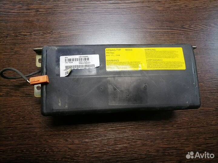 Подушка безопасности в торпедо бмв 7 е38