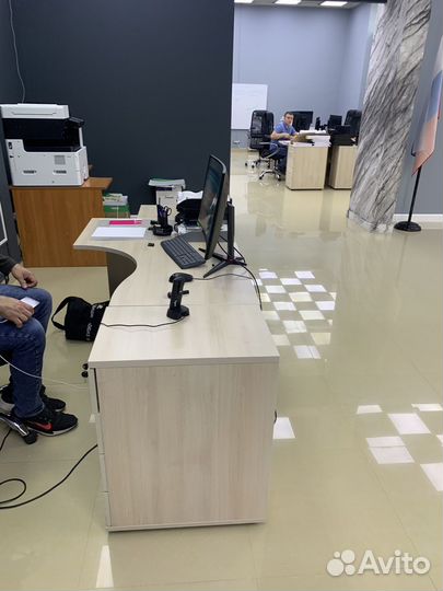 Продается офисная мебель в Ханты-Мансийске
