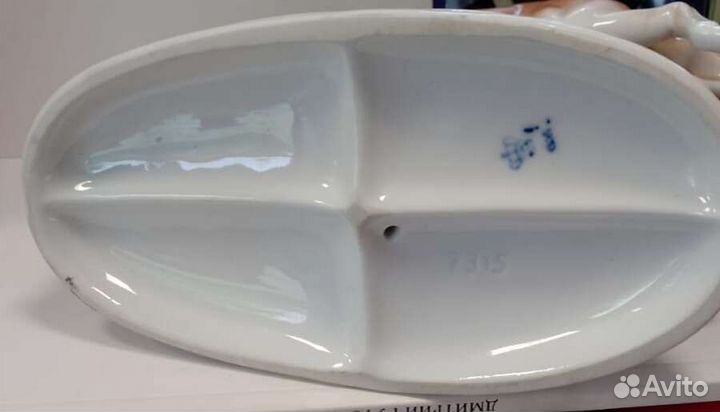 Статуэтка фарфоровая 