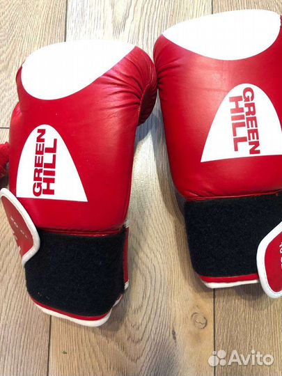 Боксерские перчатки