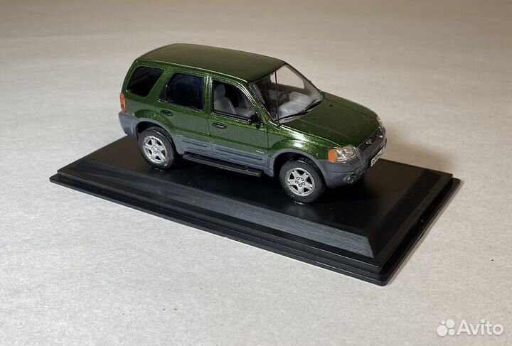 Модель Ford Escape AWD (2005) 1/43 IXO/Altaya