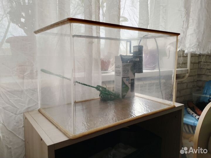 Аквариум для рыбок с фильтром