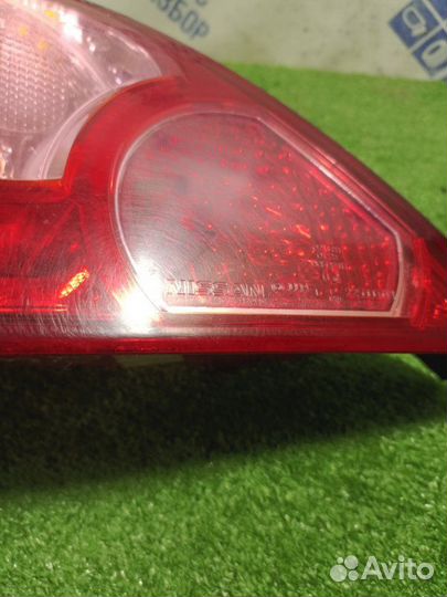 Фонарь задний левый Nissan Tiida хэтчбек 1.6