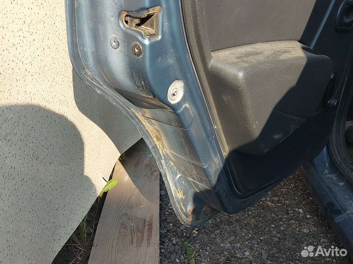 Дверь на Renault logan 1