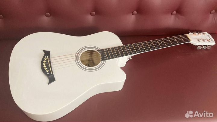 Акустическая гитара
