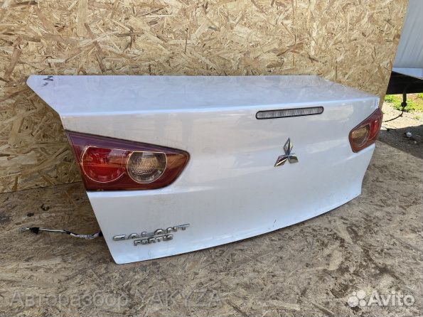 Дверь багажника Mitsubishi Lancer X