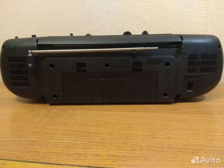 Кассетная магнитола Sony SFS-W338L