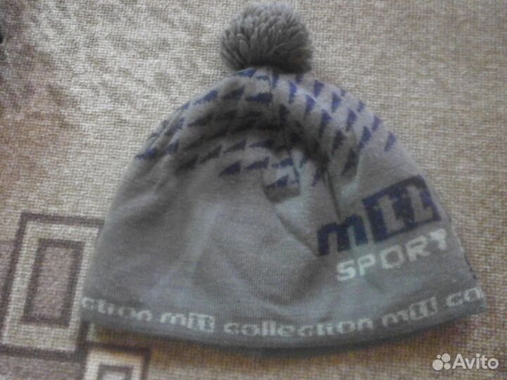 Шапка с помпоном