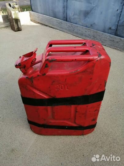 Канистры металлические 20 литров