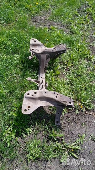 Подрамник Mazda 626