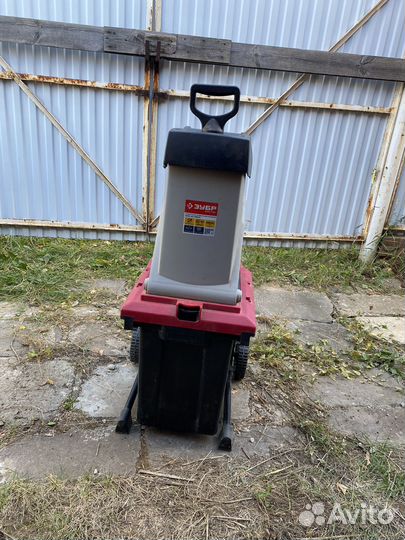 Зубр измельчитель садовый злёктрический