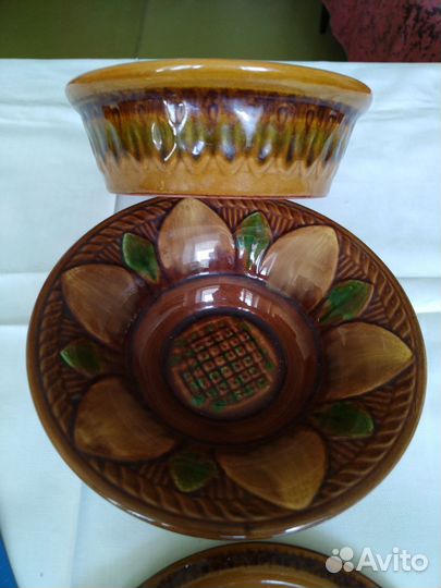 Тарелки глиняные и сувенирные