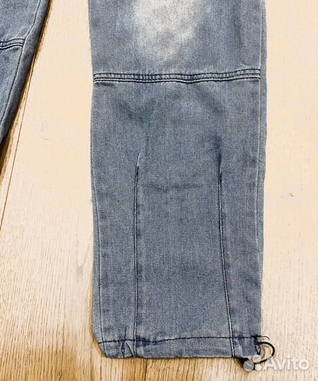 Джинсы бананы