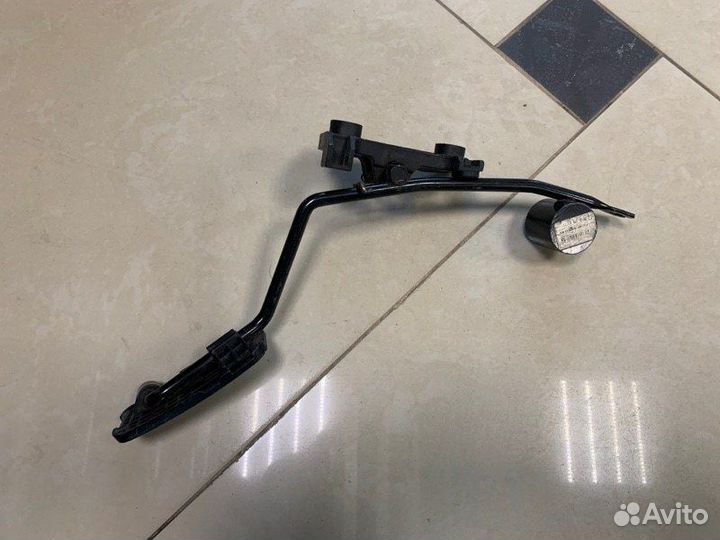 Педаль газа Hyundai Elantra HD G4FC 2010