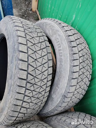 Bridgestone Blizzak DM-V2 235/65 R18 106S