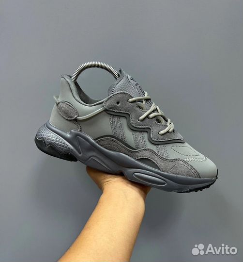 Кроссовки Adidas ozweego