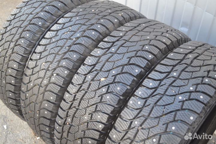 Viatti Bosco Nordico V-523 215/65 R16 98T