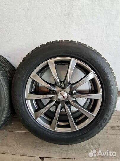 Комплект зимней резины 215/60R17 с дисками