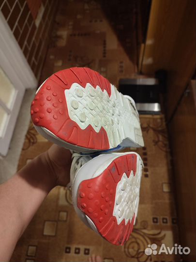 Кроссовки мужские 40 бу