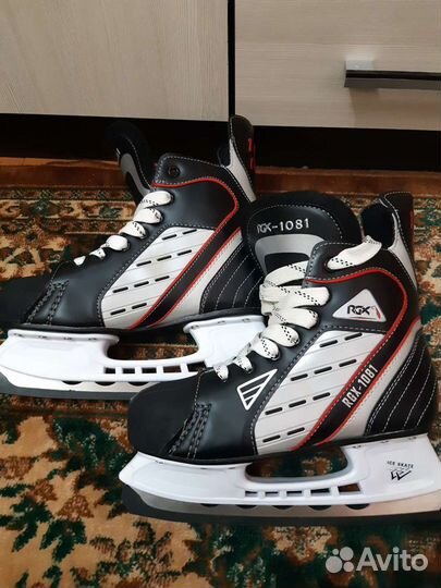 Коньки хоккейные новые