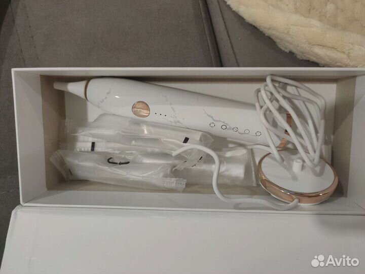 Электрическая зубная щетка новая